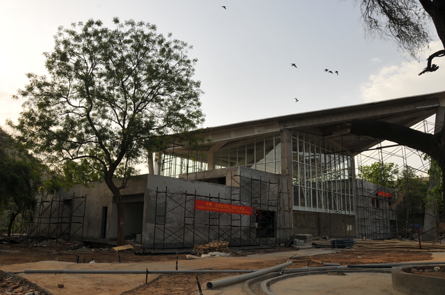 油漆無國界，互助友情漆