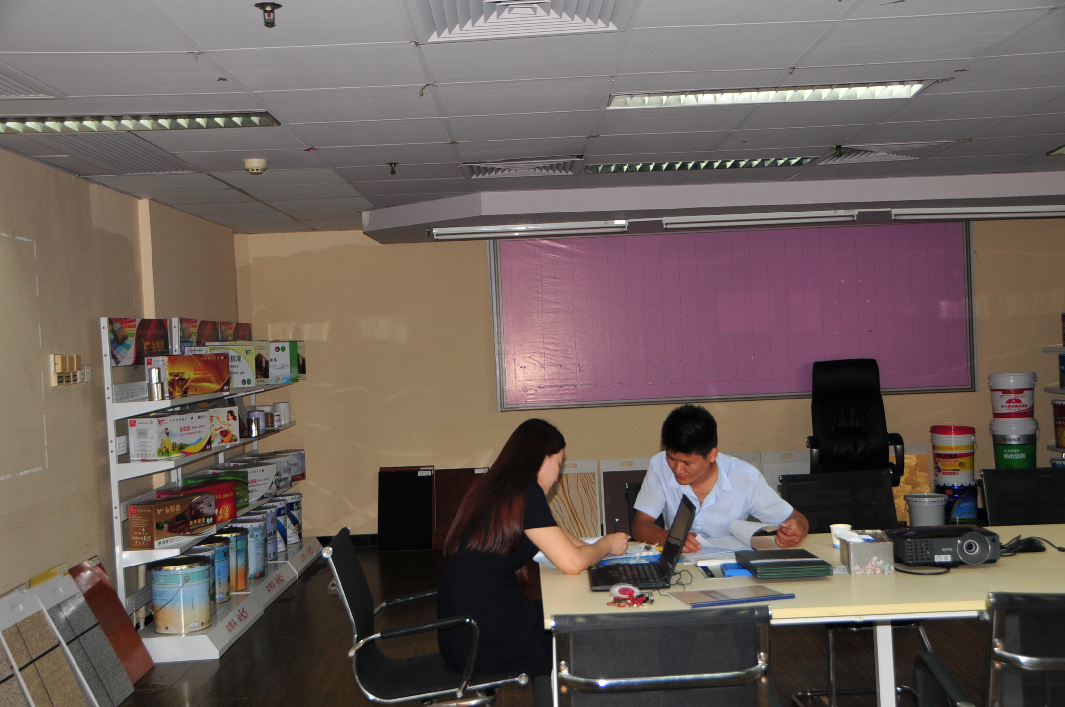 客戶信任支持，激勵(lì)友情漆追求不已