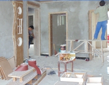 冒高溫戰(zhàn)酷暑，友情漆代理確保工程按時(shí)完工